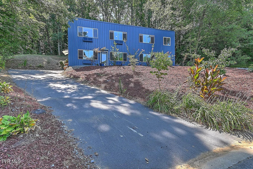 Photo #12: 3 Overlook Court