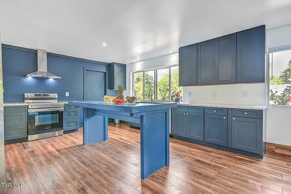 Photo #16: 3 Overlook Court