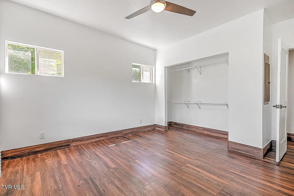 Photo #40: 3 Overlook Court