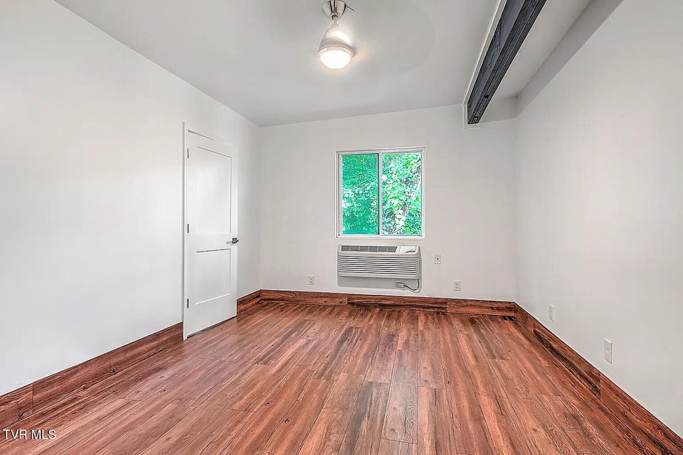 Photo #42: 3 Overlook Court