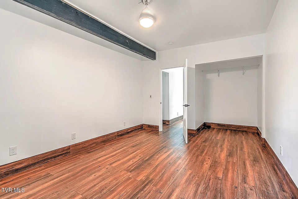 Photo #43: 3 Overlook Court