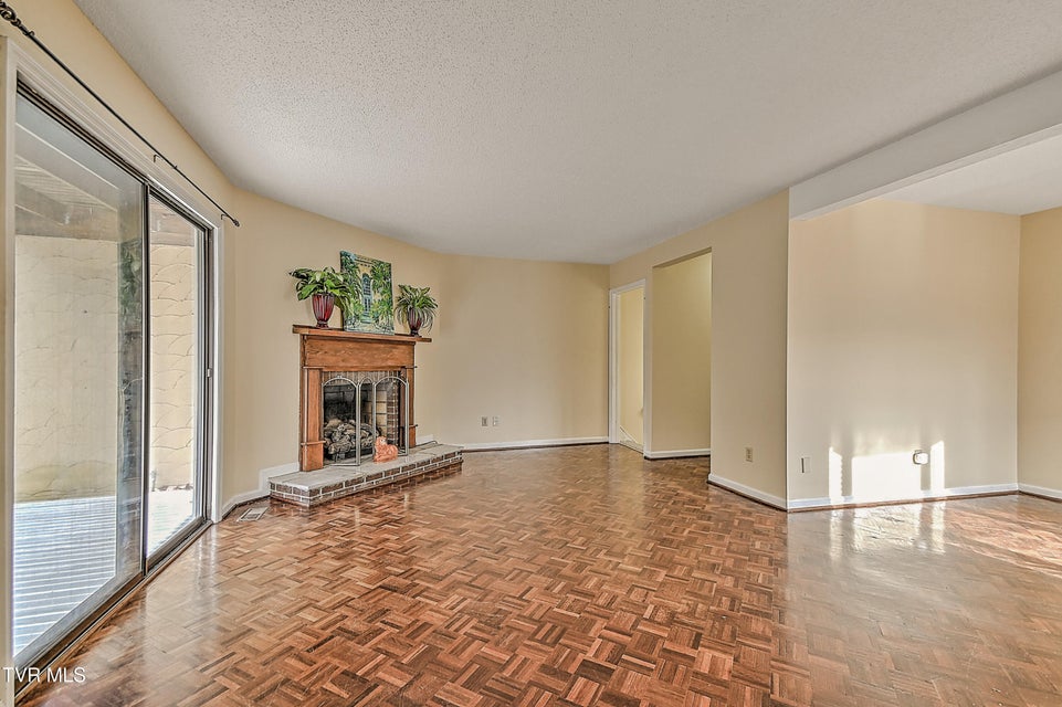 Photo #7: 605 Redstone Drive