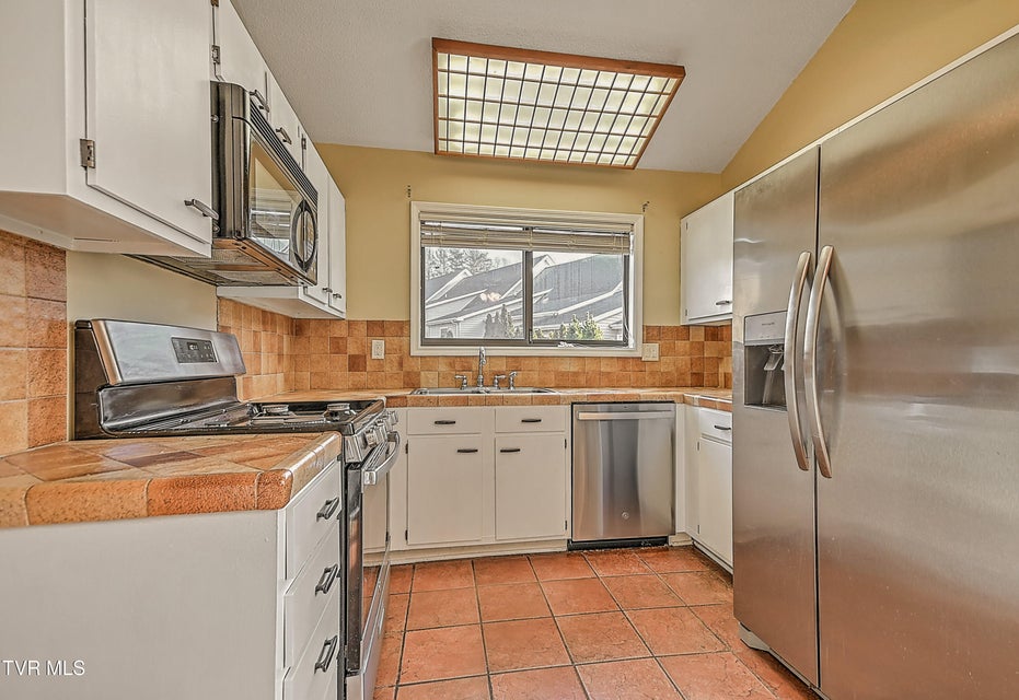 Photo #11: 605 Redstone Drive