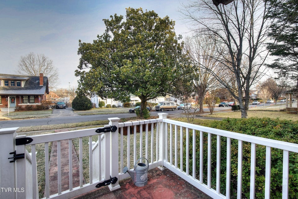 Photo #11: 627 Maple Street