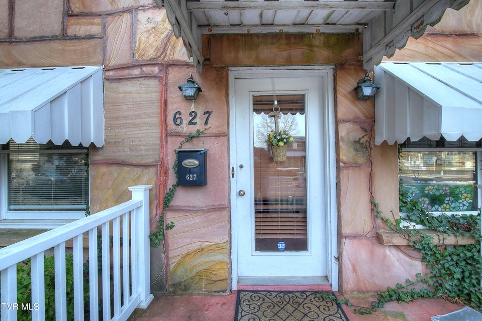 Photo #13: 627 Maple Street