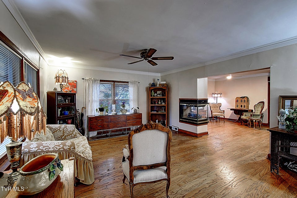 Photo #14: 627 Maple Street