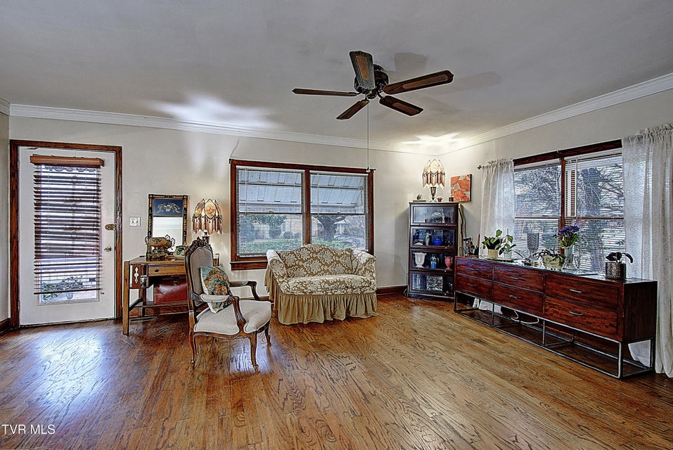 Photo #17: 627 Maple Street