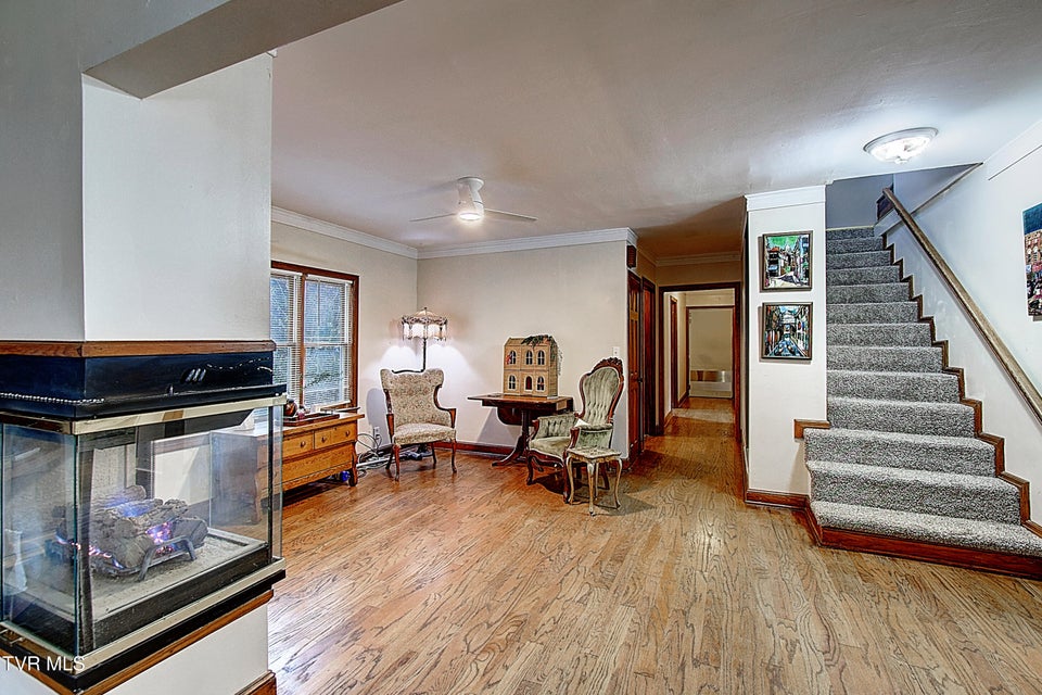 Photo #20: 627 Maple Street