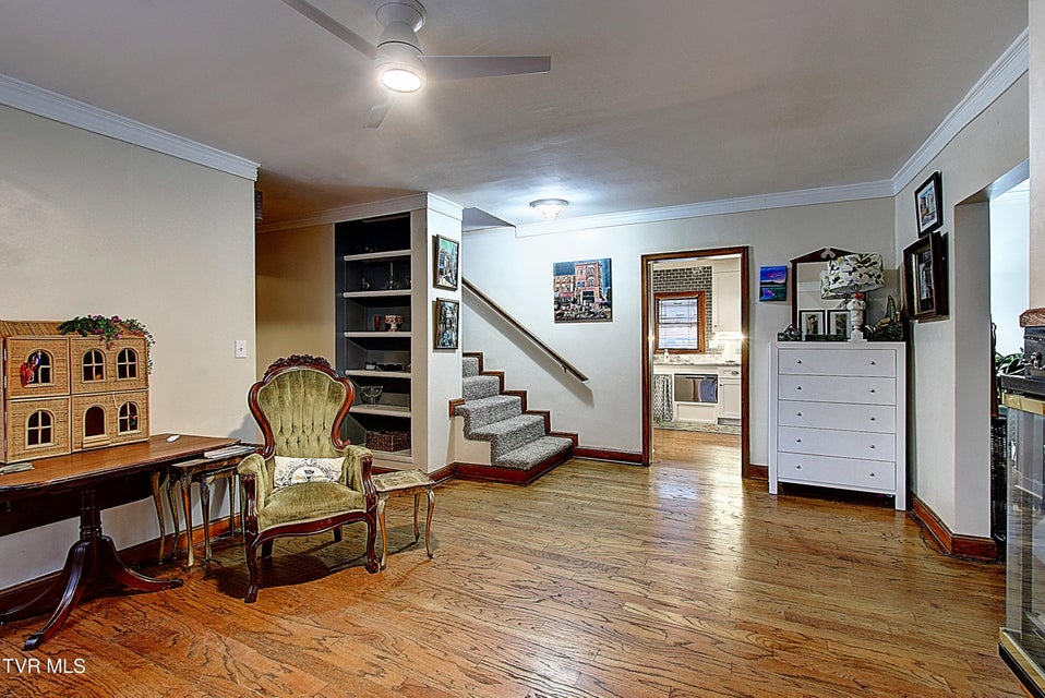 Photo #21: 627 Maple Street