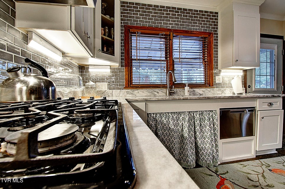 Photo #27: 627 Maple Street