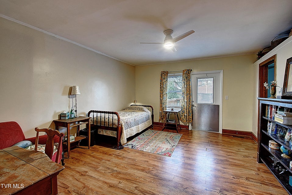 Photo #33: 627 Maple Street