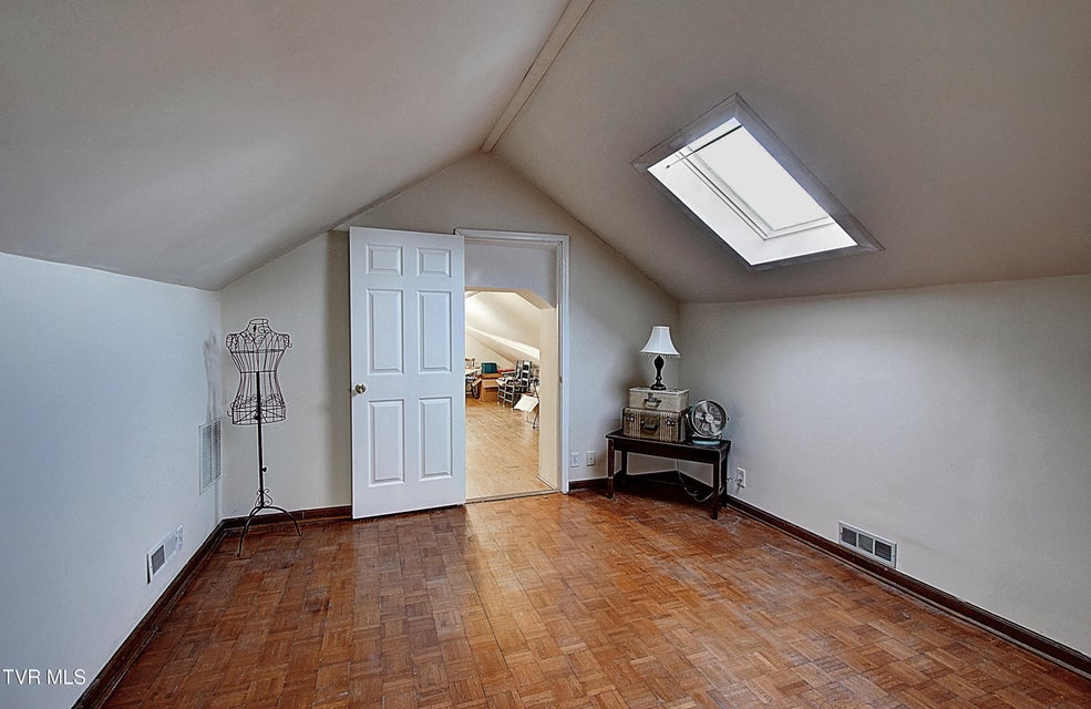 Photo #41: 627 Maple Street