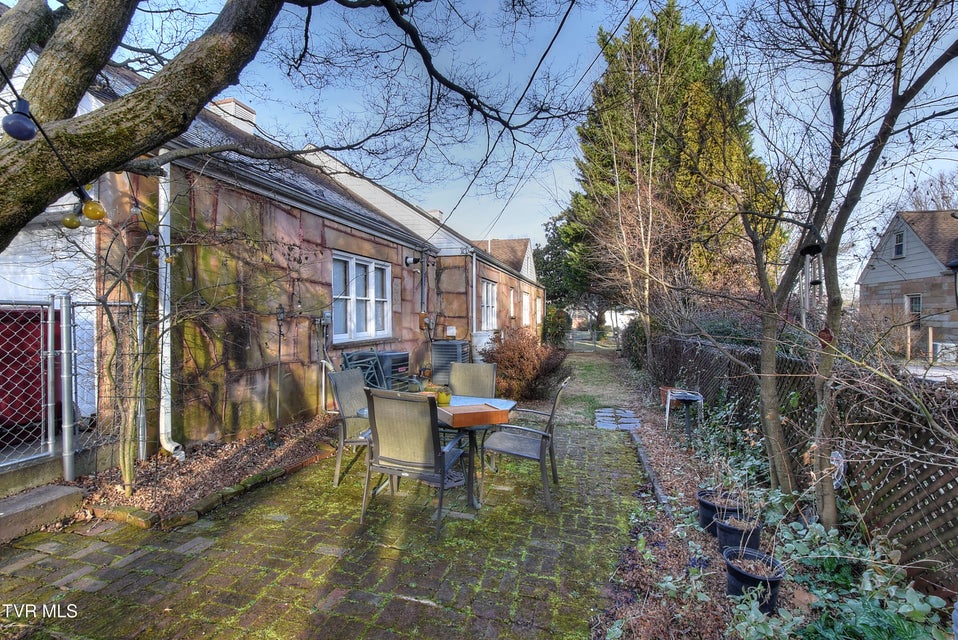 Photo #49: 627 Maple Street