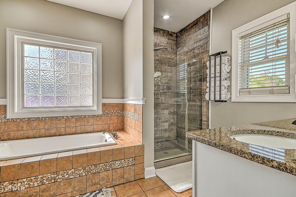 Photo #27: 19796 Spur Strap Road