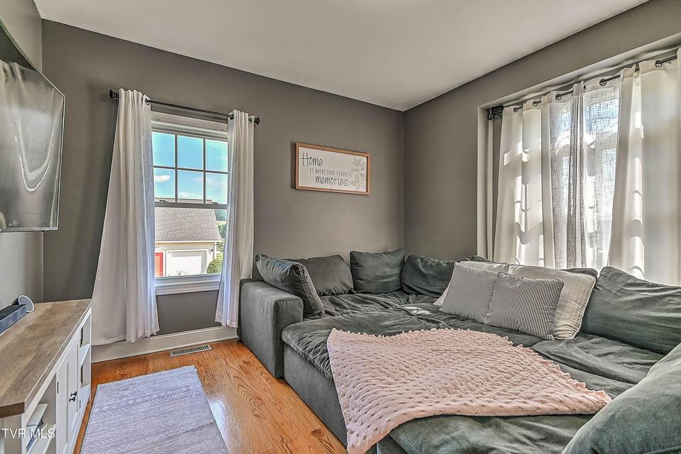 Photo #32: 19796 Spur Strap Road