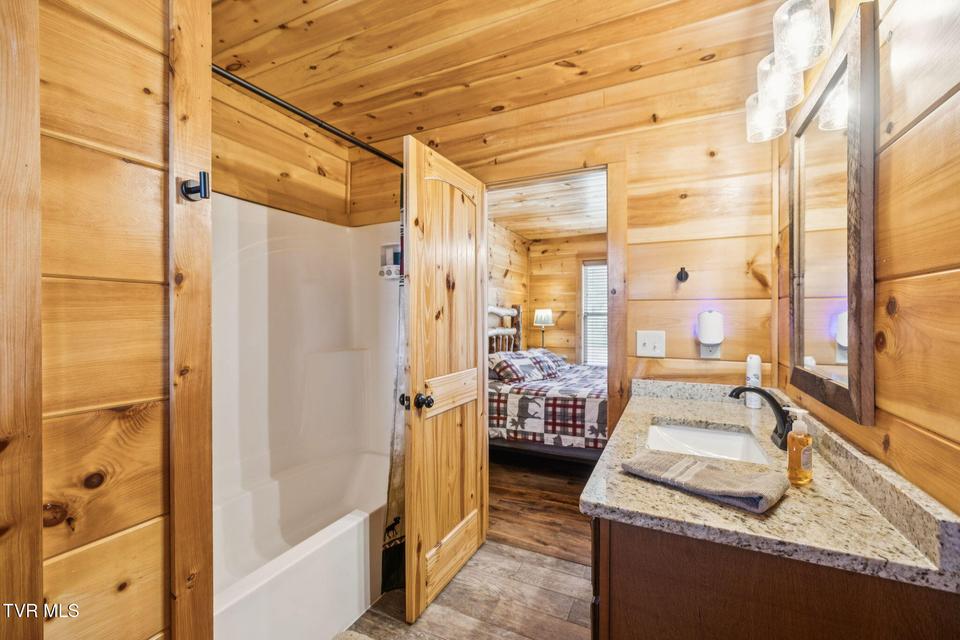 Photo #37: 3871 Holders Grove Road