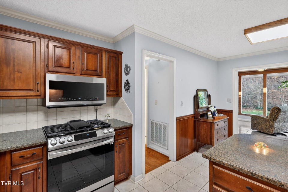 Photo #11: 425 Rosewood Lane