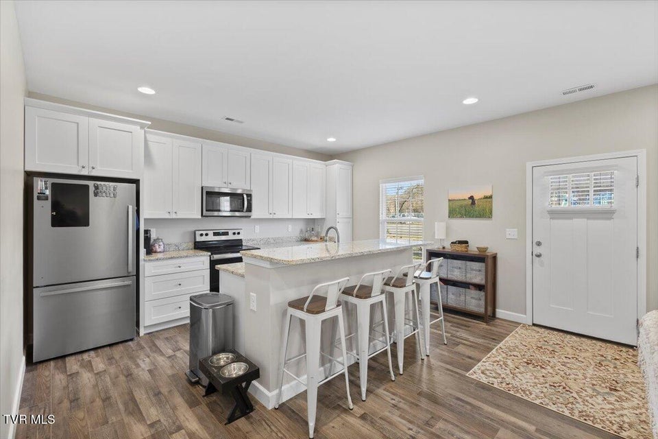 Photo #7: 1507 Millard Street