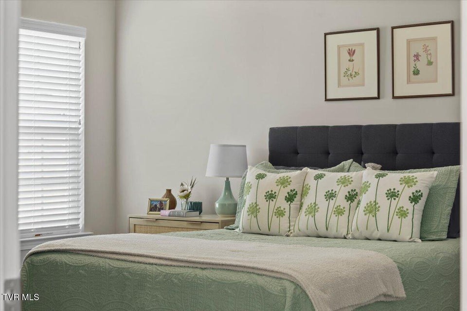 Photo #18: 1507 Millard Street