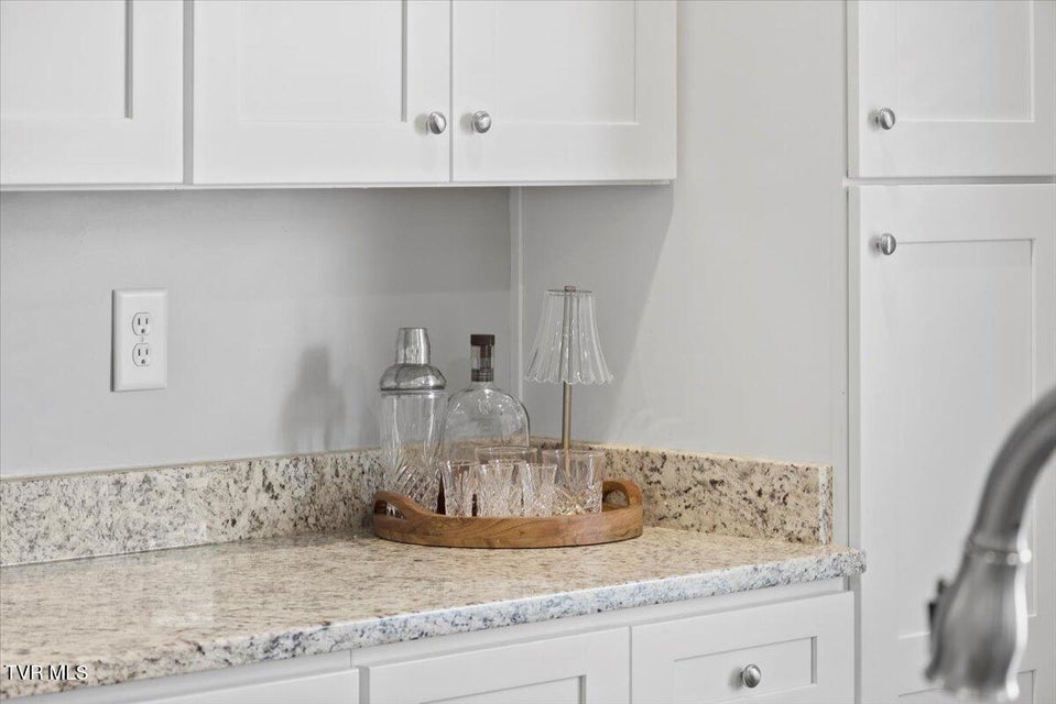 Photo #6: 1507 Millard Street