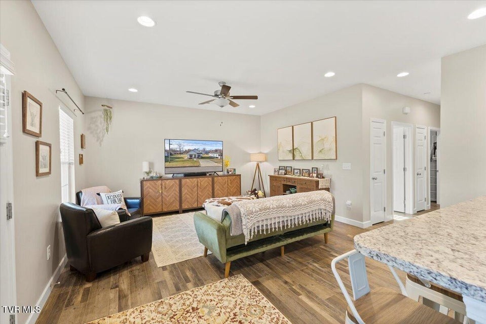 Photo #15: 1507 Millard Street