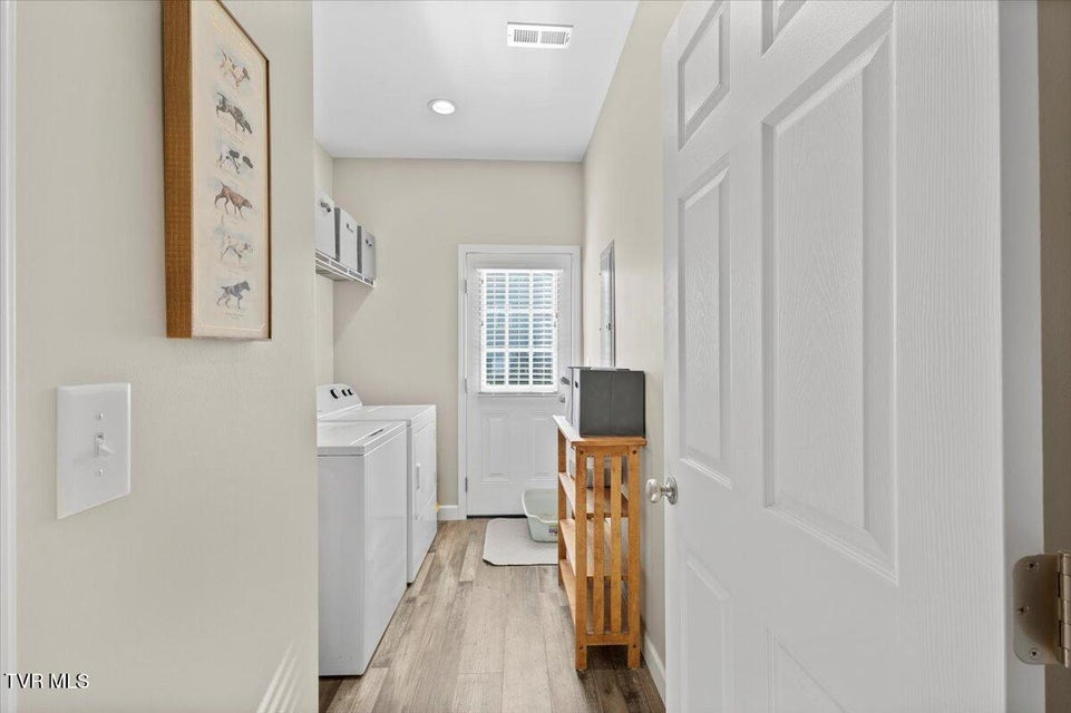 Photo #11: 1507 Millard Street