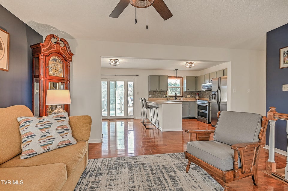 Photo #6: 428 Timber Oak Drive