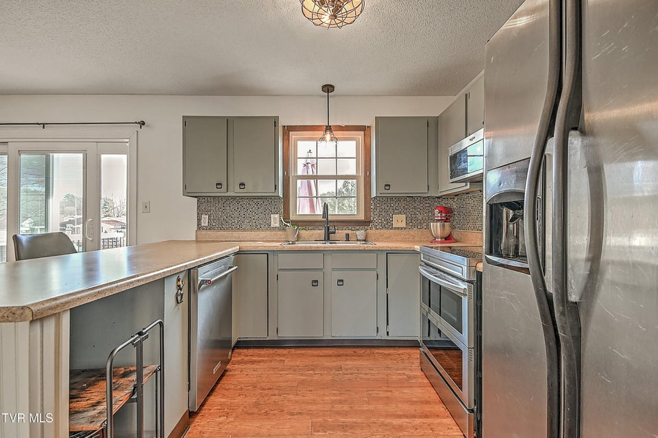 Photo #10: 428 Timber Oak Drive