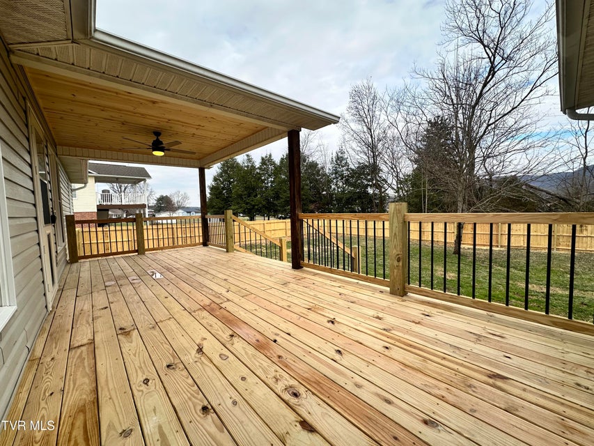 Photo #25: 217 Fox Meadows Drive