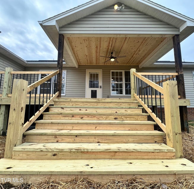 Photo #27: 217 Fox Meadows Drive