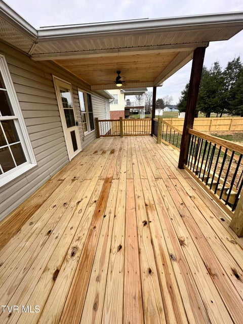 Photo #28: 217 Fox Meadows Drive