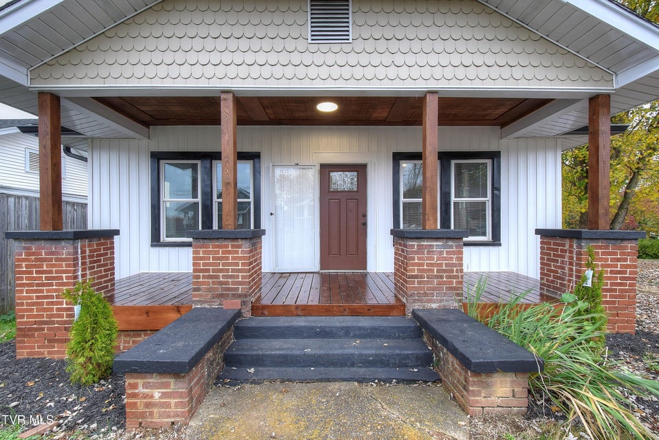 Photo #5: 612 Lynn South Avenue