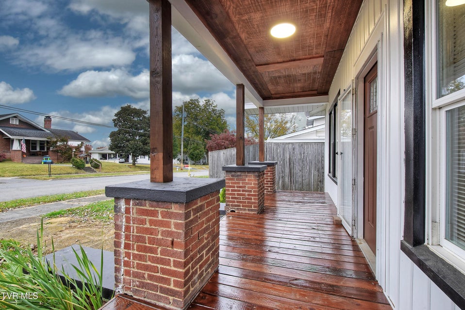 Photo #7: 612 Lynn South Avenue