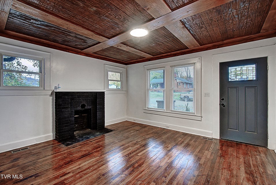 Photo #10: 612 Lynn South Avenue