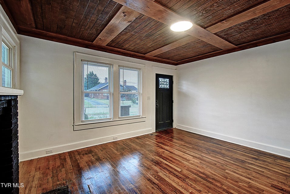 Photo #11: 612 Lynn South Avenue