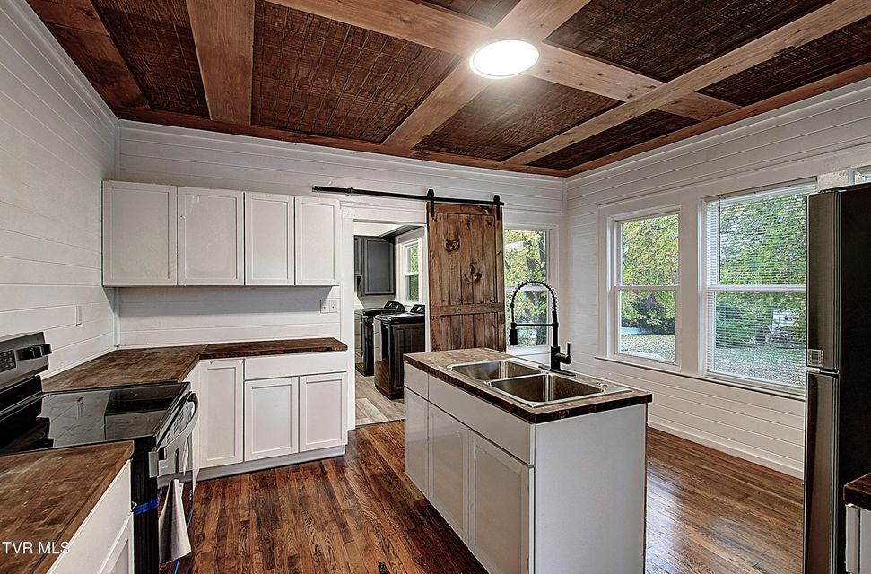 Photo #15: 612 Lynn South Avenue