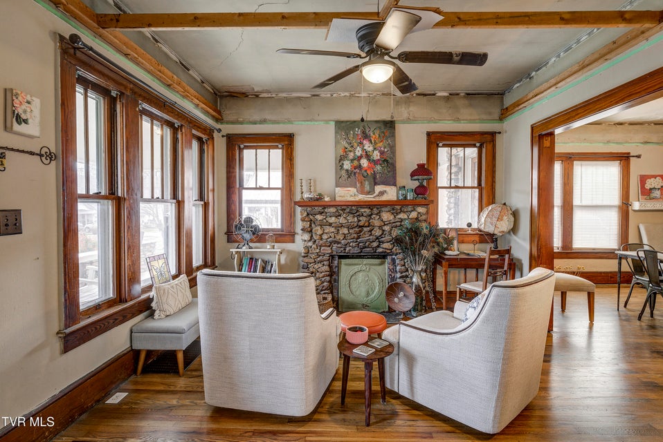 Photo #3: 1027 Elm Avenue