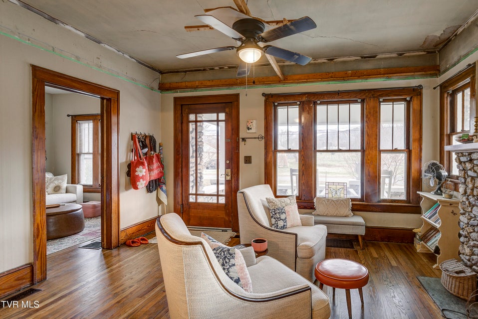 Photo #4: 1027 Elm Avenue