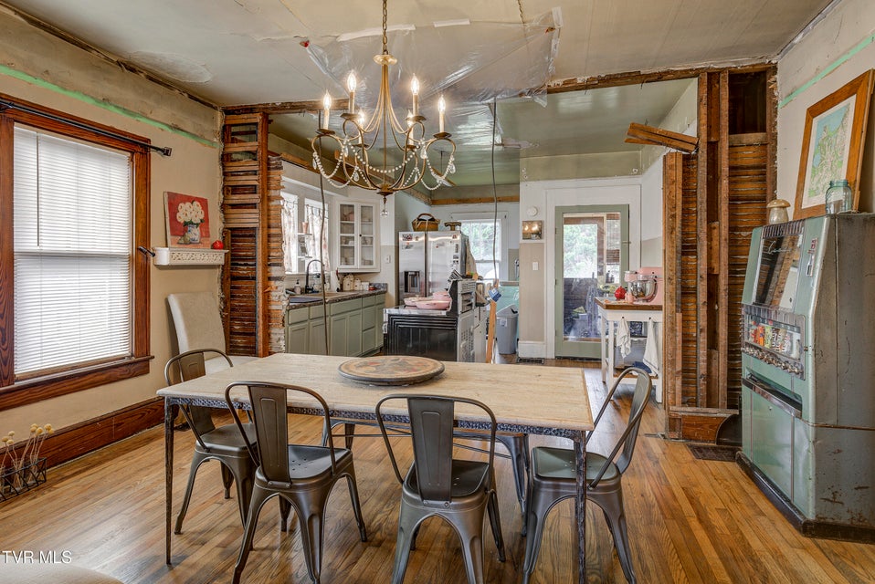 Photo #6: 1027 Elm Avenue