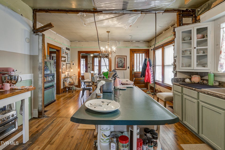 Photo #12: 1027 Elm Avenue