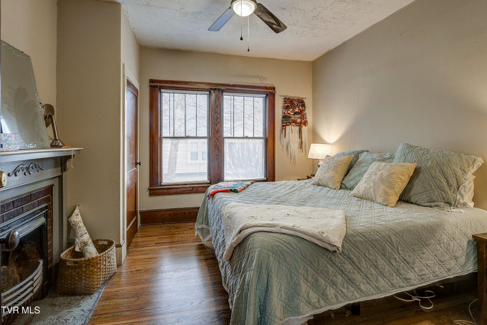 Photo #16: 1027 Elm Avenue