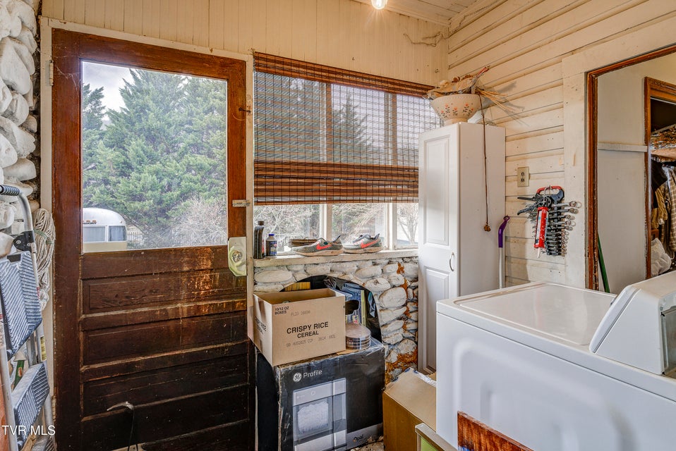 Photo #24: 1027 Elm Avenue