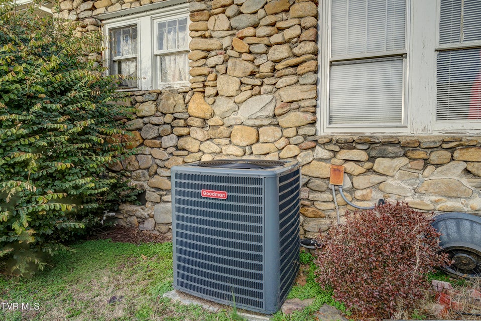 Photo #30: 1027 Elm Avenue