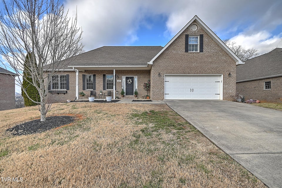 Photo #2: 581 Robert Court