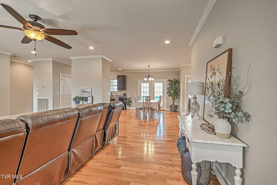 Photo #6: 581 Robert Court