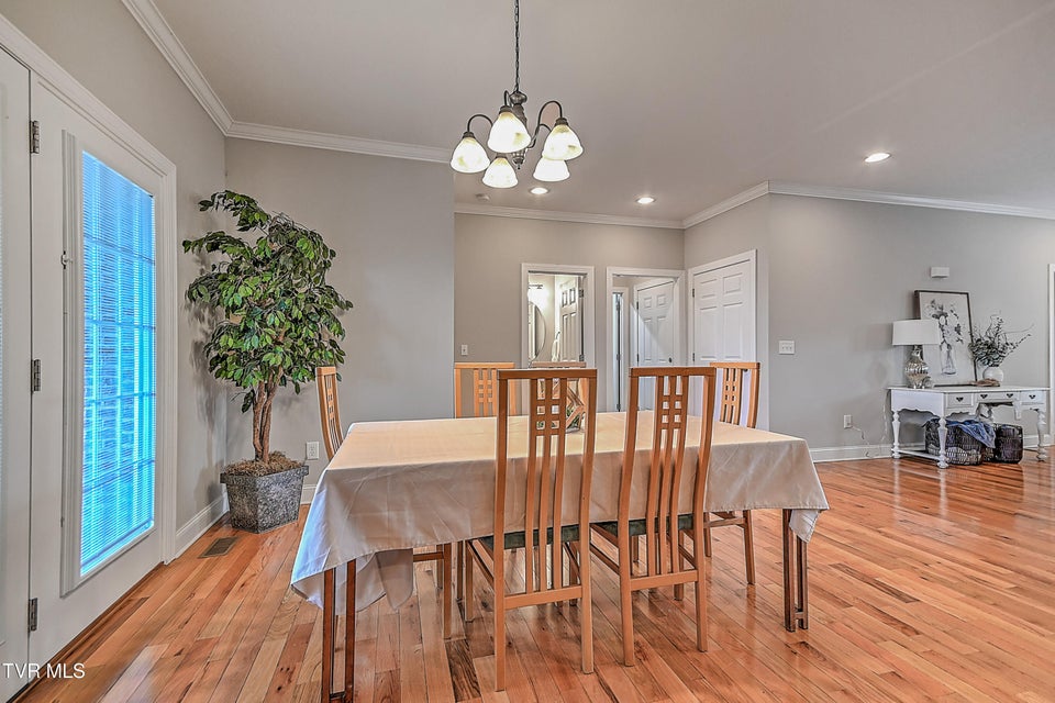 Photo #13: 581 Robert Court