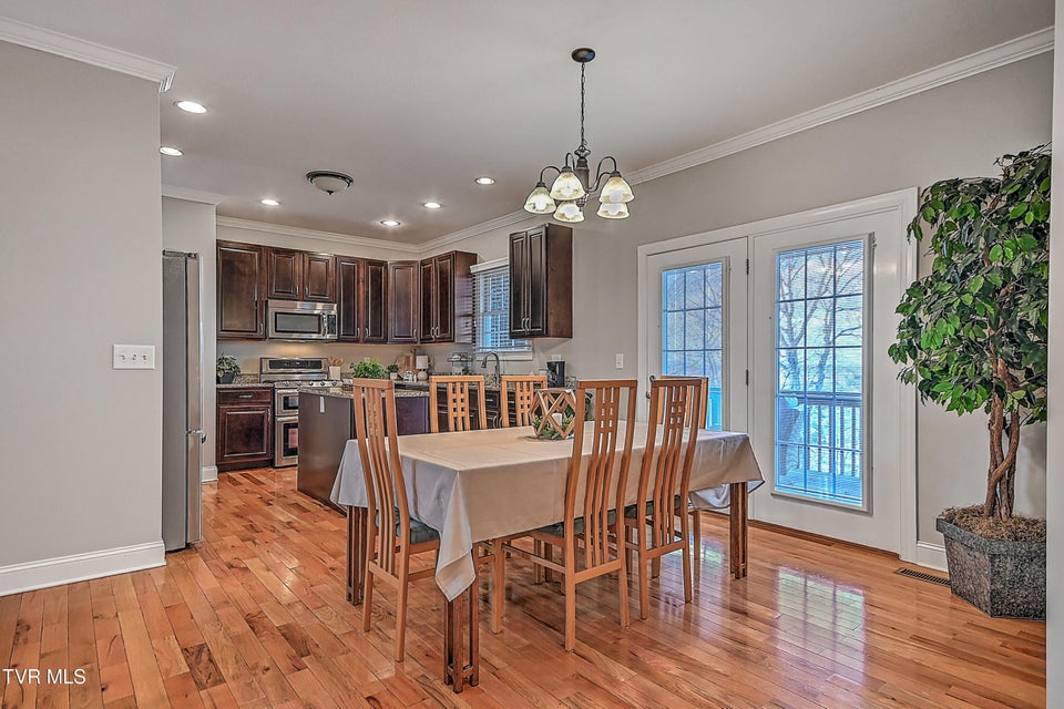 Photo #14: 581 Robert Court