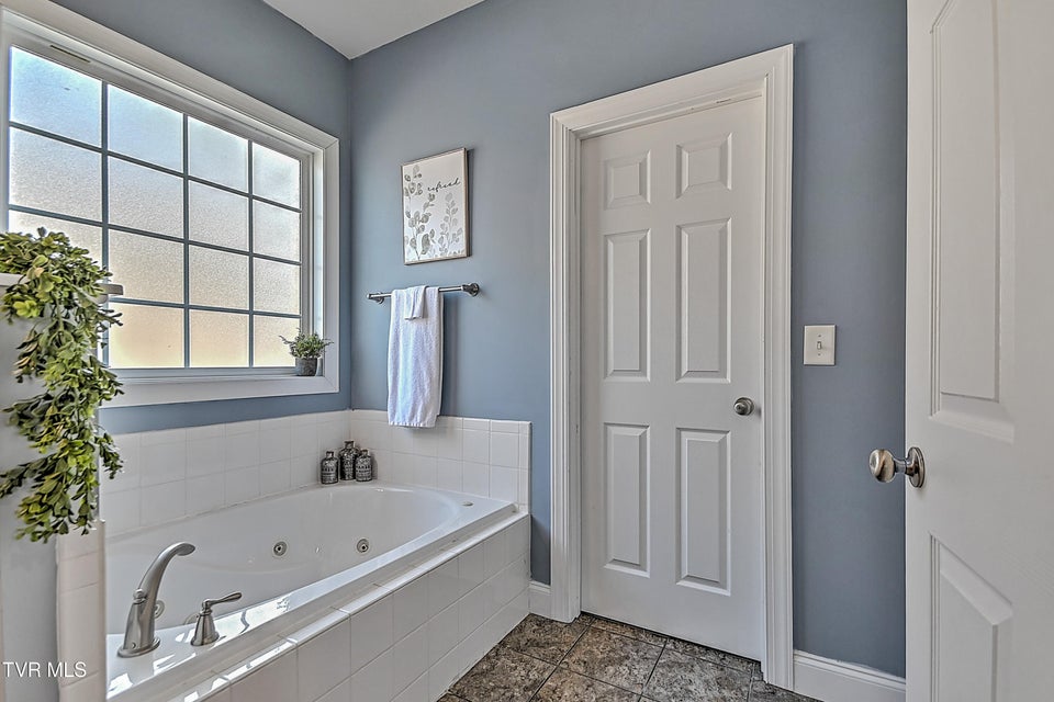 Photo #25: 581 Robert Court