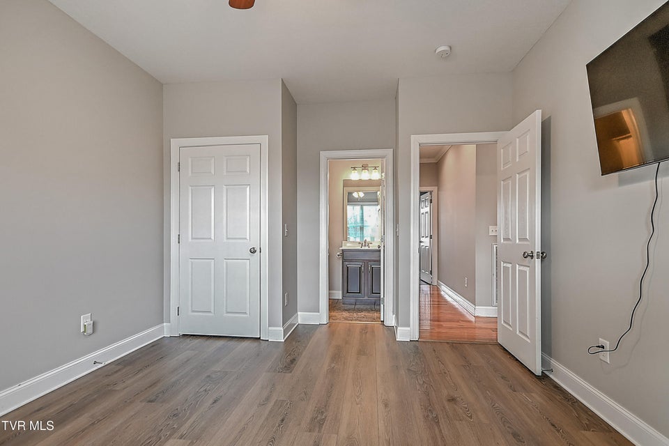 Photo #30: 581 Robert Court