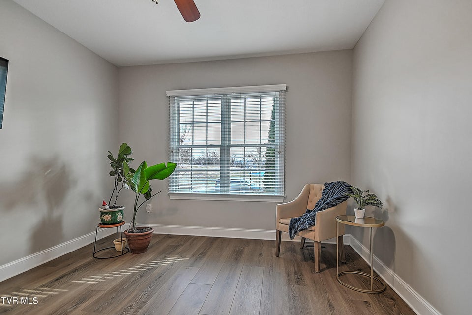 Photo #31: 581 Robert Court